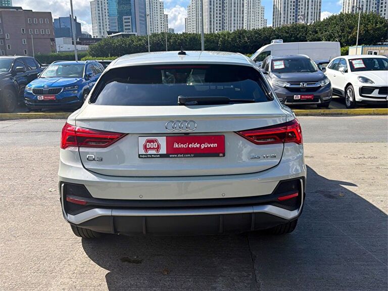 AUDI Q3 SPORTBACK