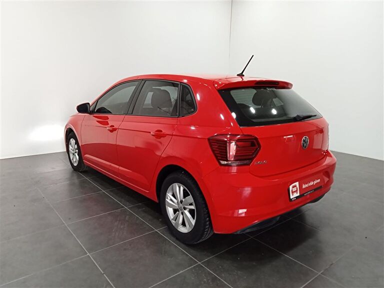 VOLKSWAGEN POLO