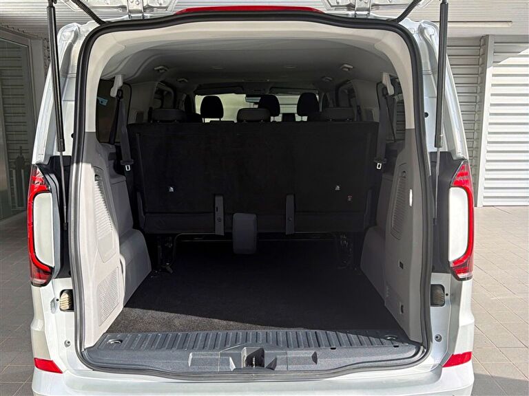 VOLKSWAGEN CARAVELLE