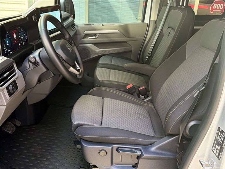 VOLKSWAGEN CARAVELLE