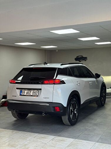 PEUGEOT 2008