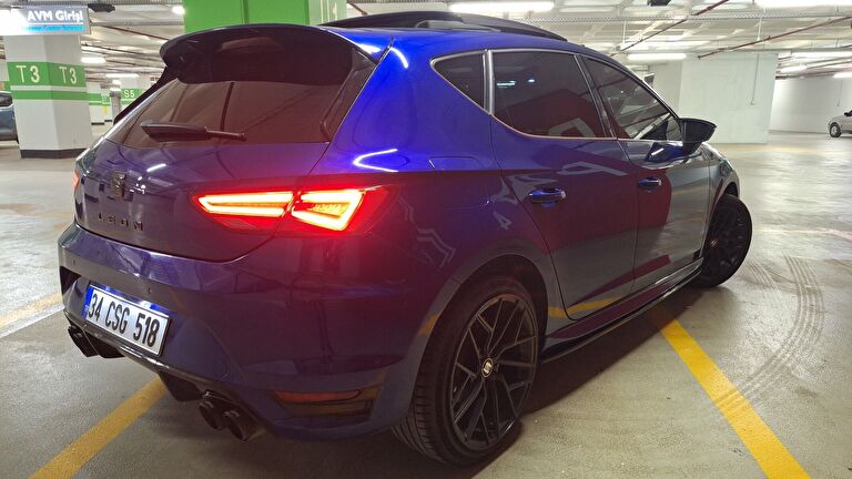 SEAT LEON