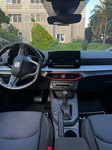 SEAT IBIZA