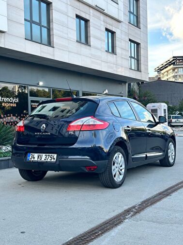 RENAULT MEGANE