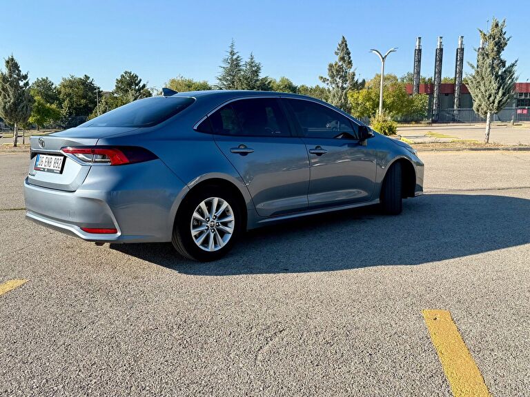 TOYOTA COROLLA