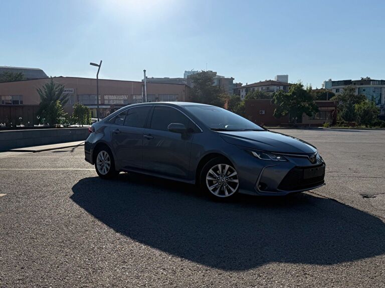 TOYOTA COROLLA