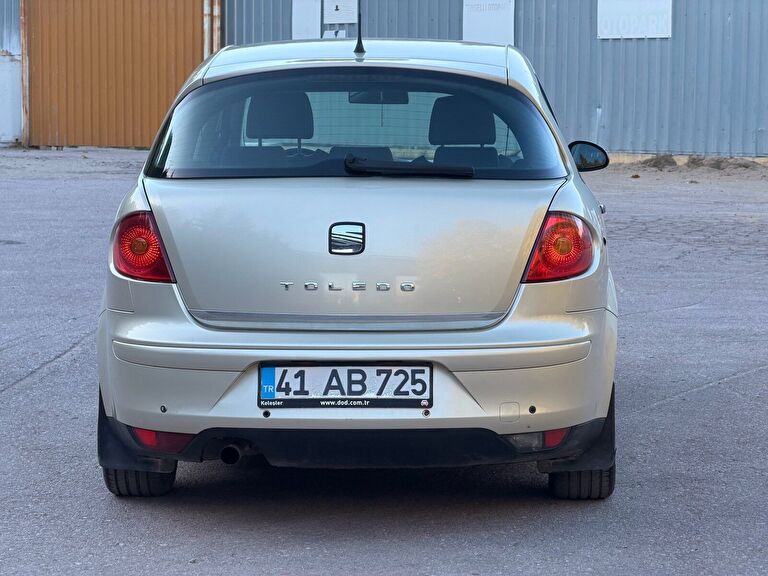 SEAT TOLEDO