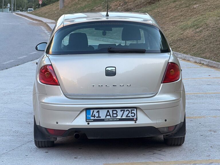 SEAT TOLEDO