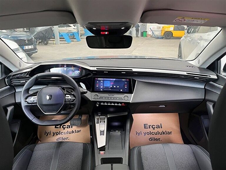 PEUGEOT 408
