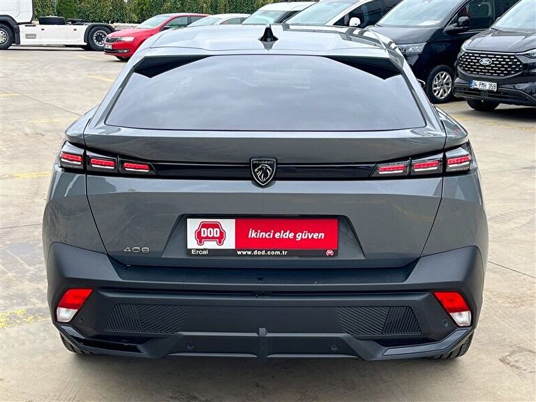 PEUGEOT 408