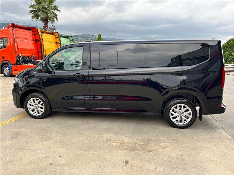 VOLKSWAGEN CARAVELLE