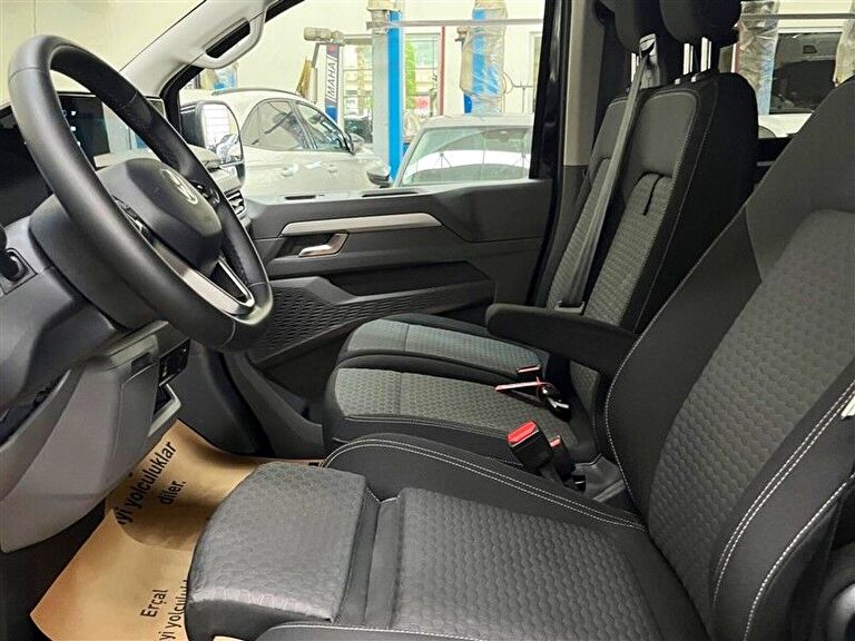 VOLKSWAGEN CARAVELLE