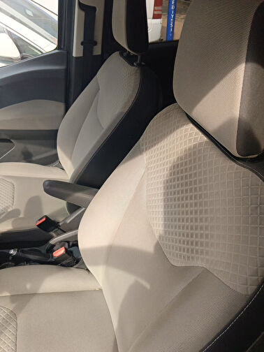 FORD TOURNEO COURIER
