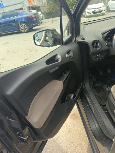 FORD TOURNEO COURIER