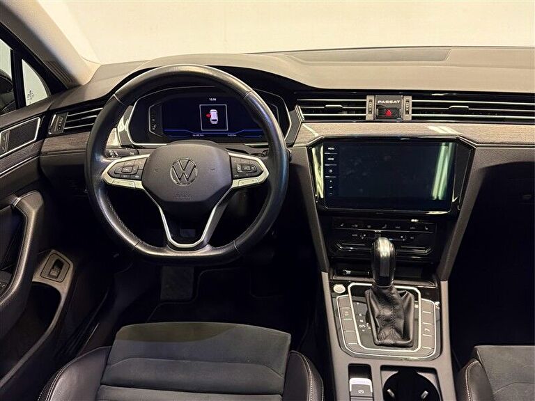 VOLKSWAGEN PASSAT VARIANT