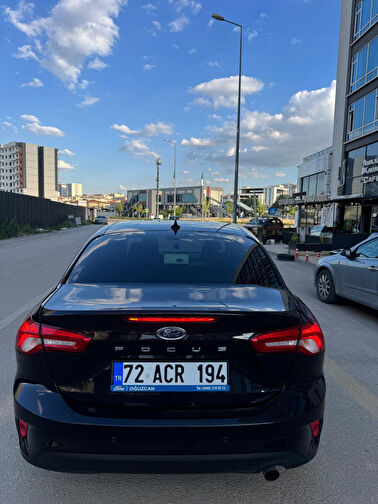 FORD FOCUS