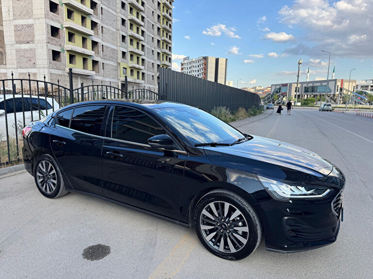 FORD FOCUS