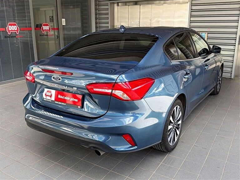 FORD FOCUS