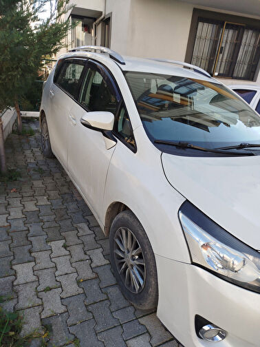 TOYOTA VERSO