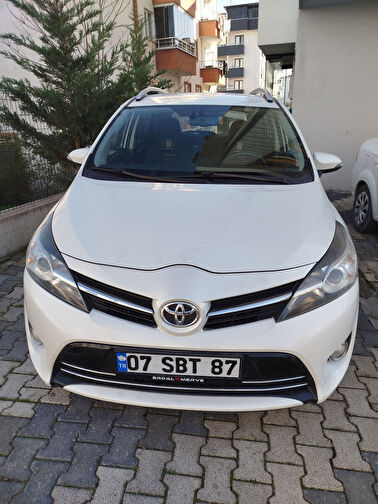 TOYOTA VERSO