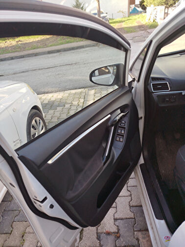 TOYOTA VERSO