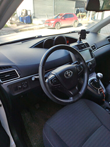 TOYOTA VERSO