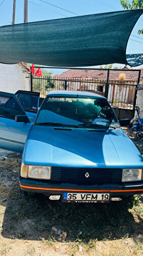 RENAULT R 9
