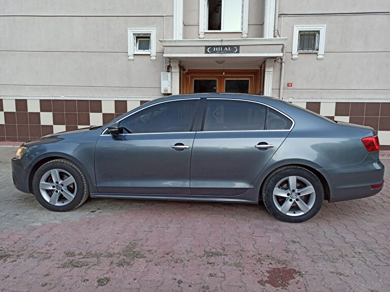 VOLKSWAGEN JETTA