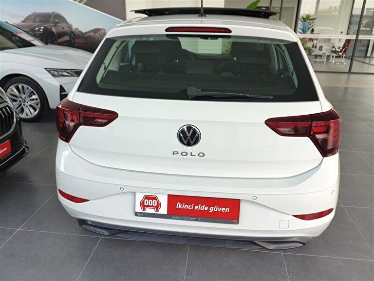 VOLKSWAGEN POLO