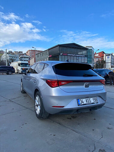 SEAT LEON