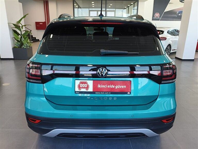 VOLKSWAGEN T-CROSS