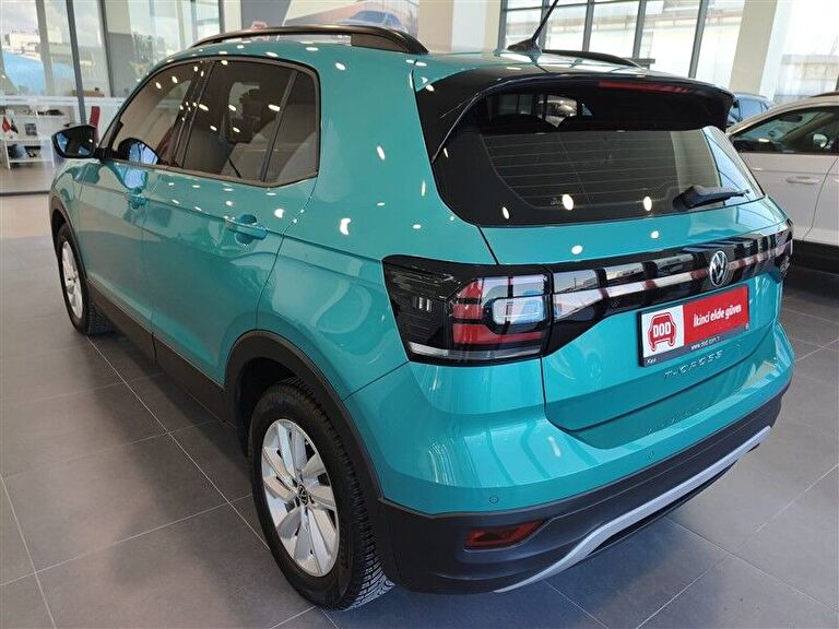VOLKSWAGEN T-CROSS