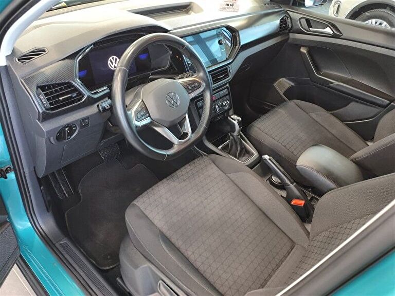VOLKSWAGEN T-CROSS