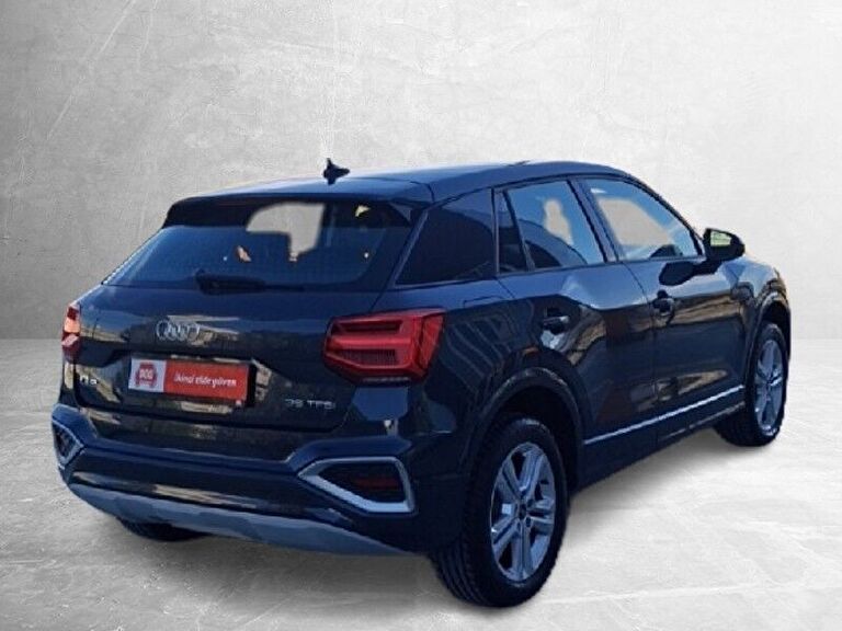 AUDI Q2