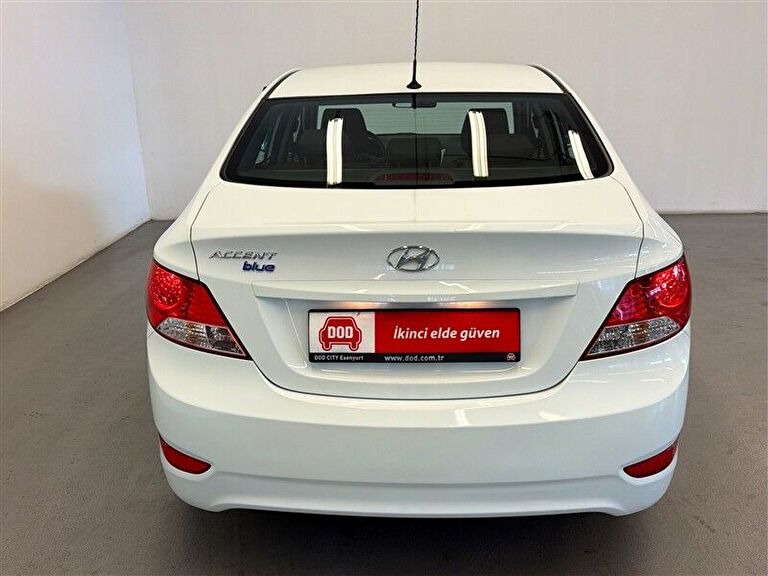 HYUNDAI ACCENT BLUE