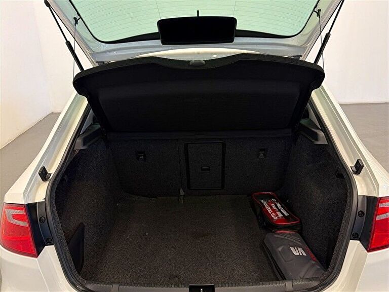SEAT TOLEDO