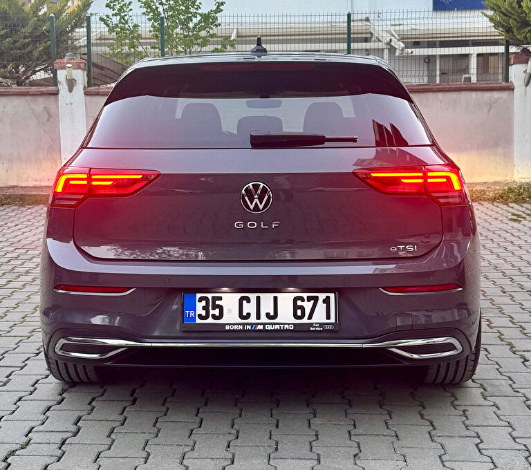 VOLKSWAGEN GOLF
