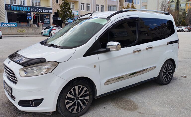 FORD TOURNEO COURIER