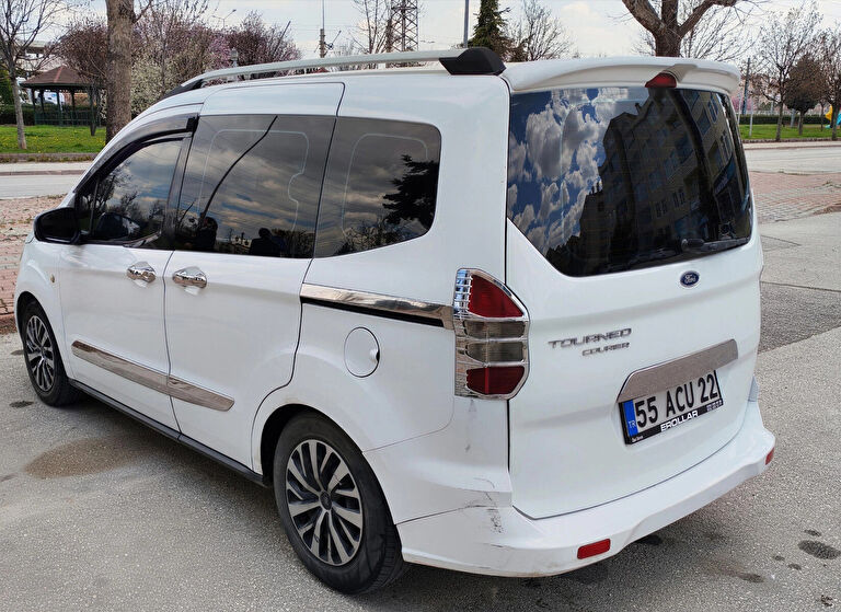 FORD TOURNEO COURIER
