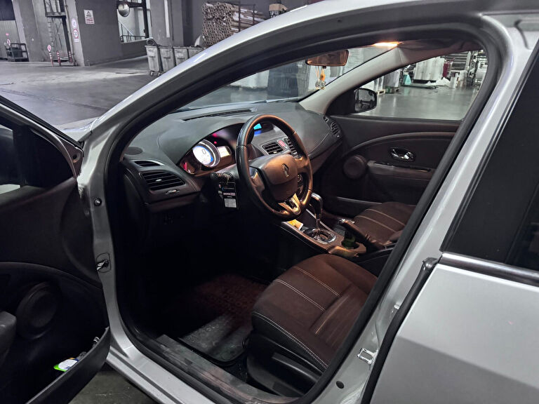 RENAULT FLUENCE