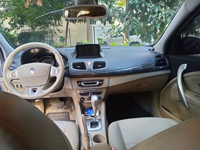 RENAULT FLUENCE