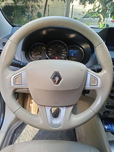 RENAULT FLUENCE