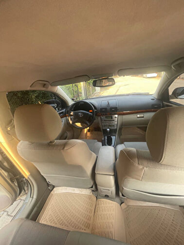 TOYOTA AVENSIS