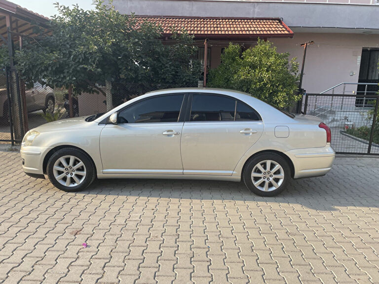 TOYOTA AVENSIS
