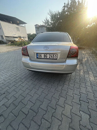 TOYOTA AVENSIS