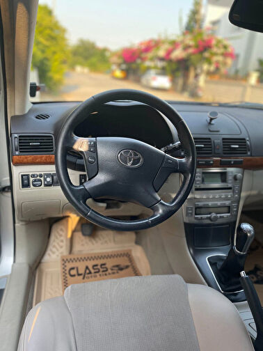 TOYOTA AVENSIS