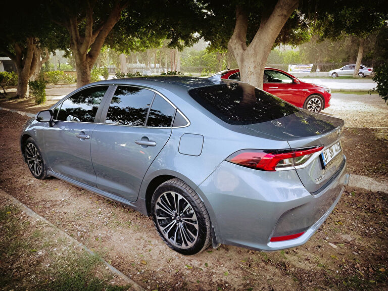 TOYOTA COROLLA