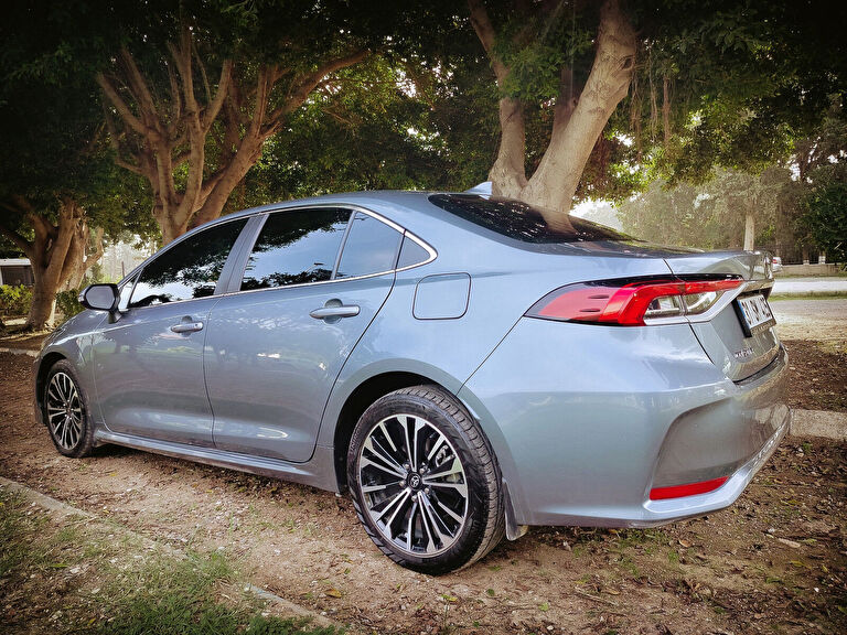 TOYOTA COROLLA