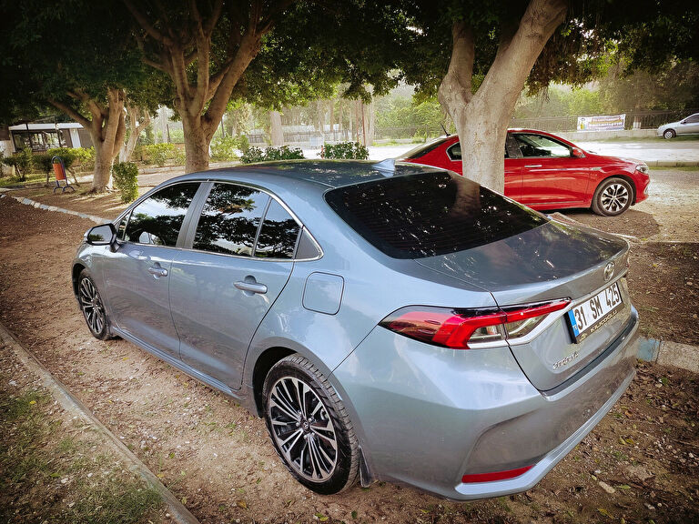 TOYOTA COROLLA