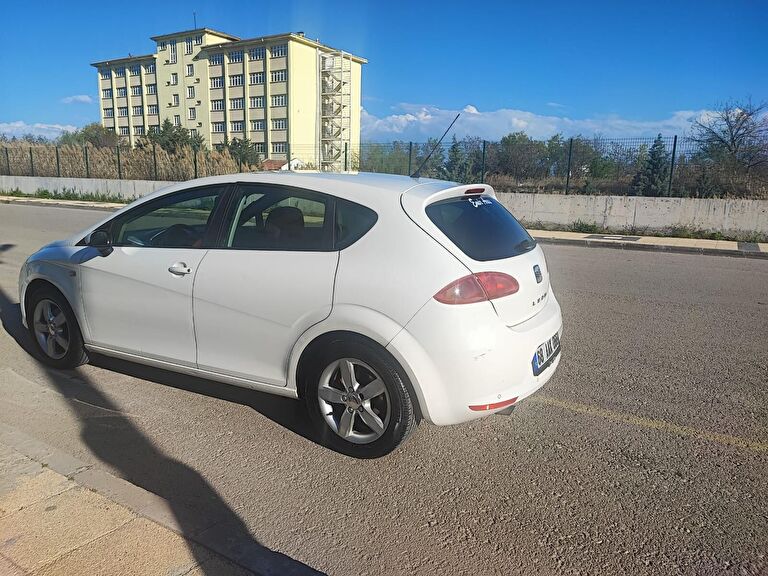 SEAT LEON